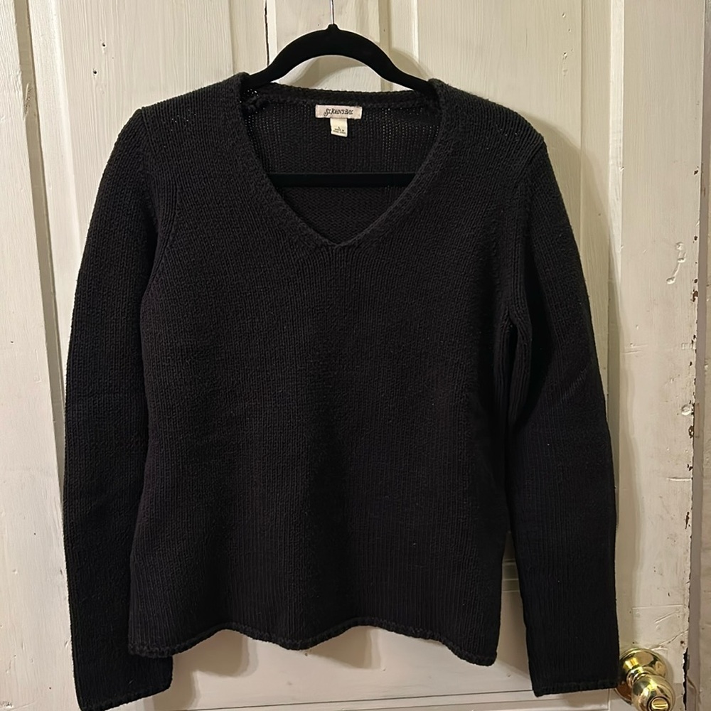 St. John’s Bay V-Neck Sweater, size M